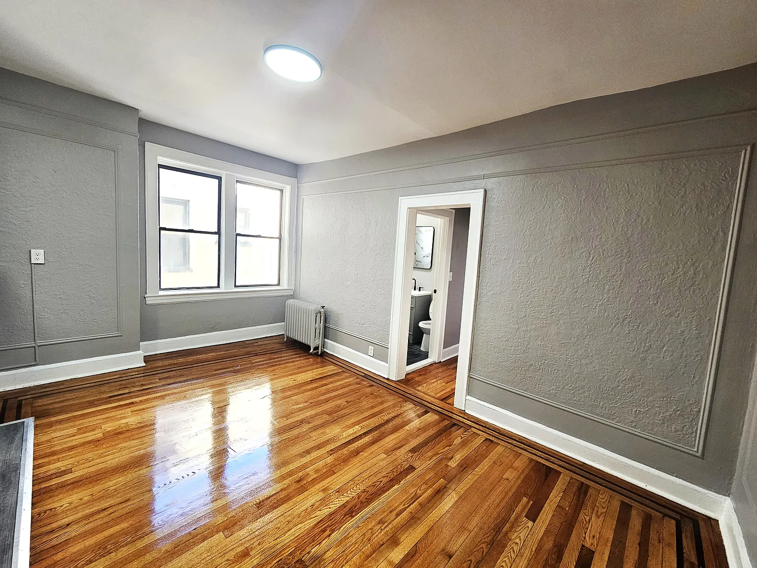 2 bed, 1000 sqft, $2,100 — Photo 4