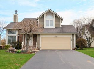 136 Eaglesfield Way, Fairport, NY 14450