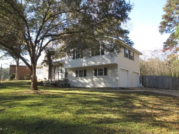 209 E Hampton Dr, Pineville, LA 71360