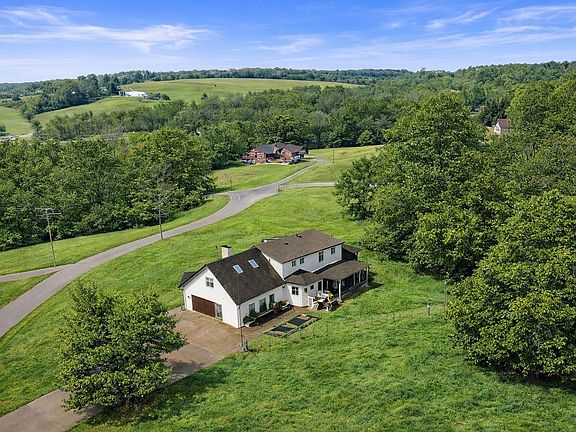 4th image of 900 Dories Ln