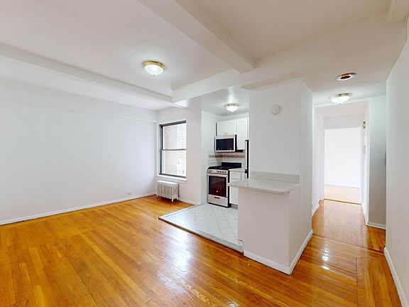 4th image of 301 E 38th St APT 9C