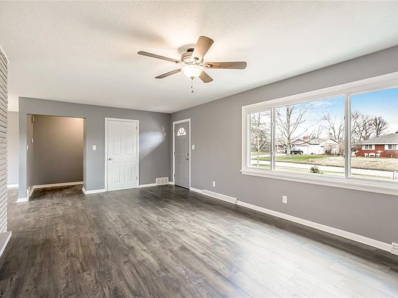 4th image of 2592 Birchwood Dr