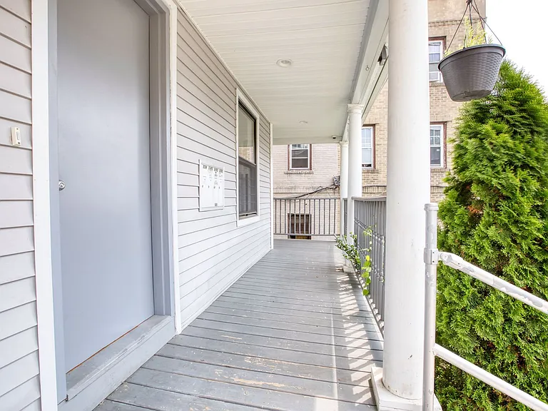 180 Willow St #1 — Photo 21
