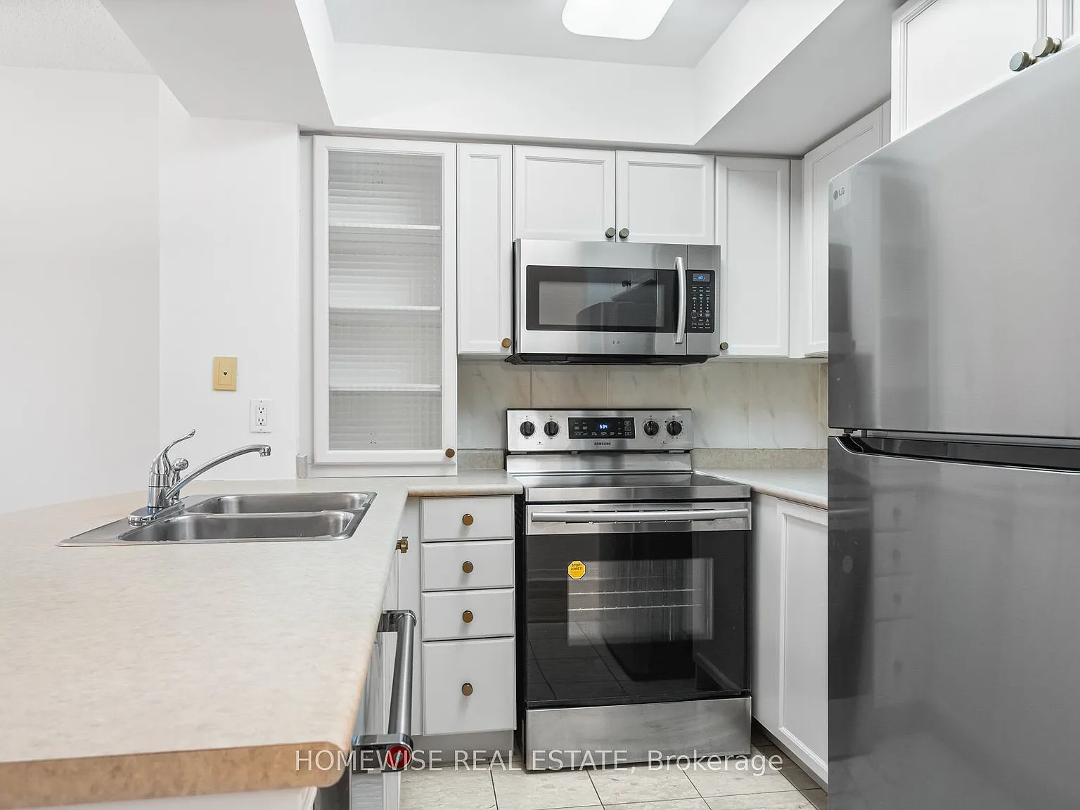 1 bed, $2,400 — Photo 4