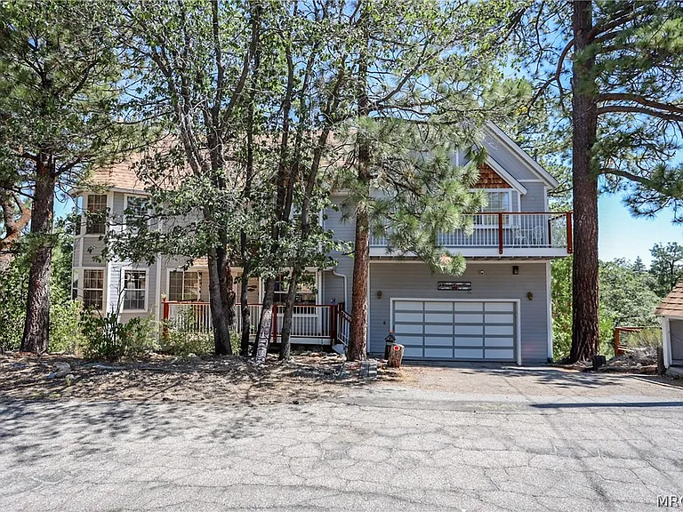 732 Villa Grove Ave — Photo 1