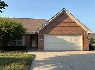 4908 W Harrisburg Ct, New Palestine, IN