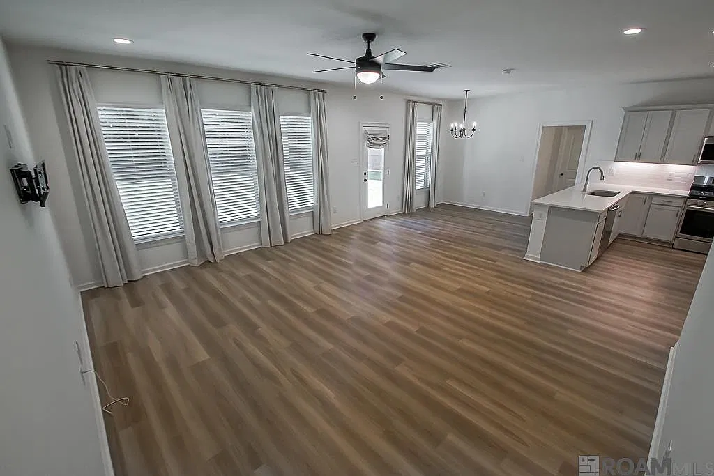 3 bed, 1649 sqft, $2,300 — Photo 4