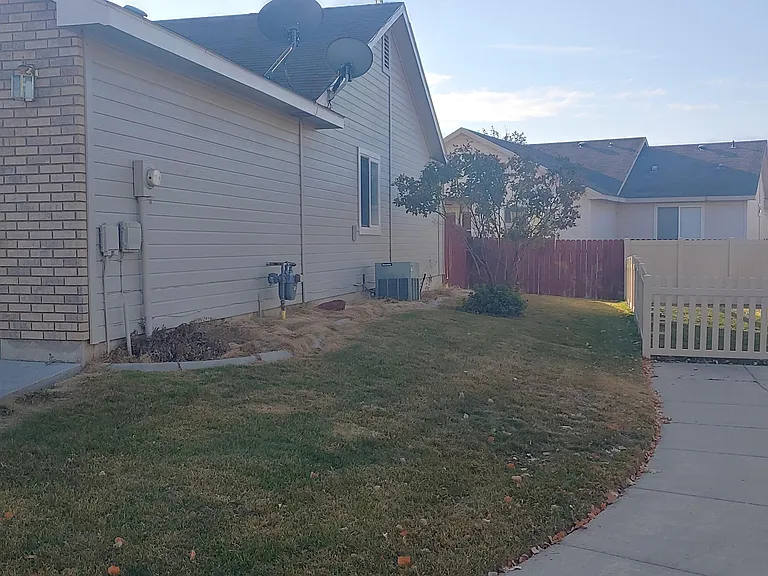 2013 W Eaglecrest Dr — Photo 3
