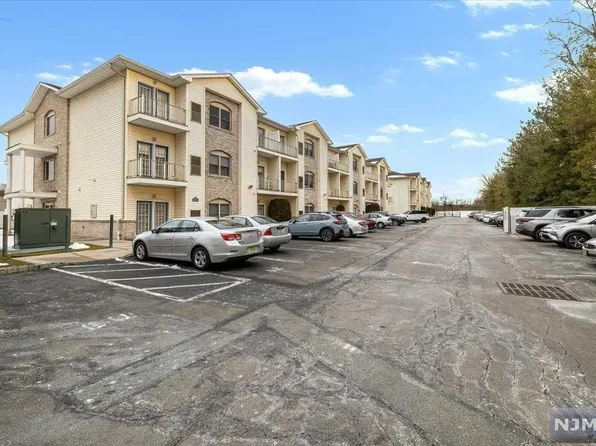 520 Victor St Unit 59, Saddle Brook, NJ 07663