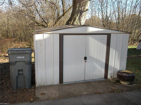 4th image of 1955 S Schenley Ave