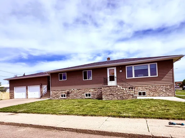 901 4th Ave W, Williston, ND 58801