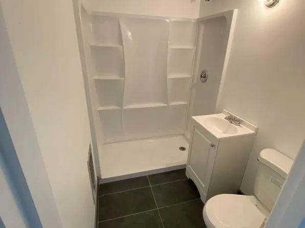 201 S James St #5, Silverton, OR 97381
