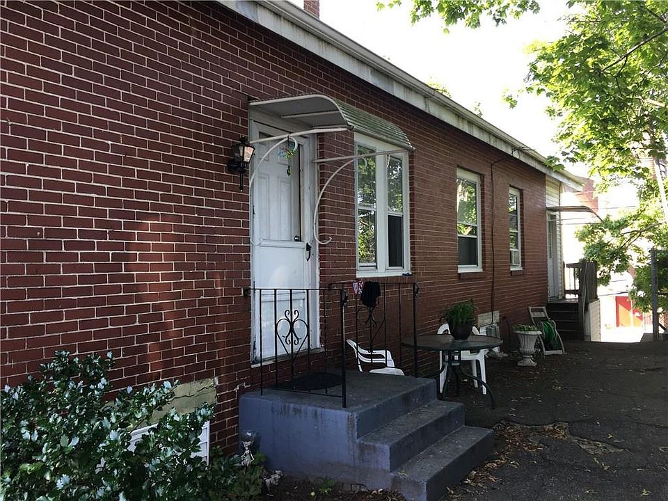 2nd image of 1971 Smith St