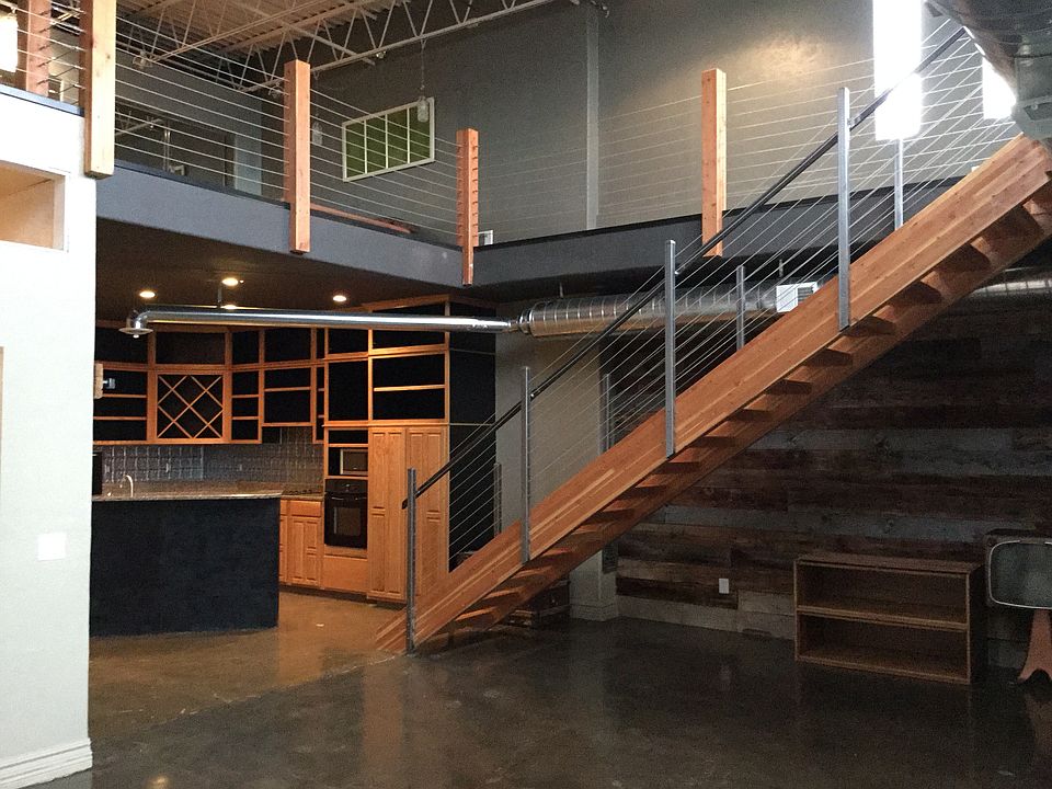 2nd image of 304 N Center St #3