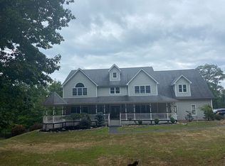 28 Soluri Ln, Tomkins Cove, NY