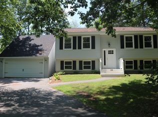 28 Pipeline Rd, Windham, ME 04062