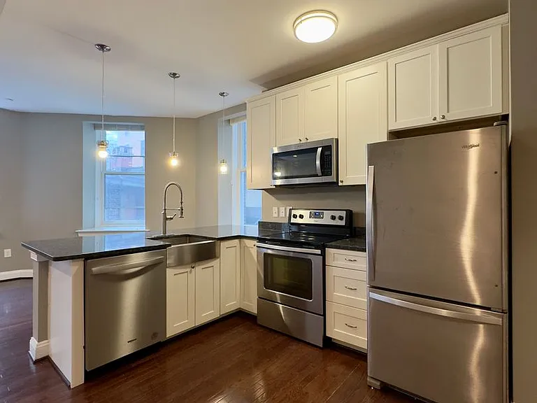 Apartment Units with In-Unit Laundry in Downtown Baltimore, MD! — Photo 28