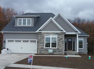 7061 Village Way Dr, Garrettsville, OH 44231