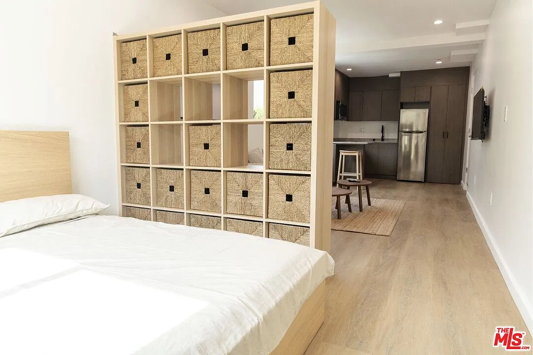 Studio, 1.0 bath, 400 sqft, $1,900 — Photo 2