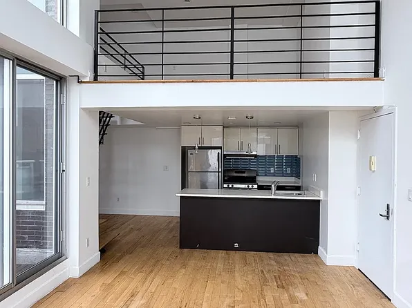 8285 116th St APT 6A, Richmond Hill, NY 11418