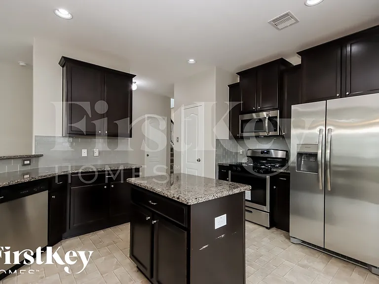 2526 Cold River Dr — Photo 7