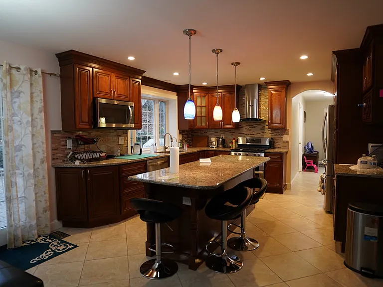 12 Raven Dr — Photo 4