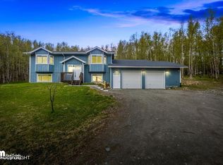 5560 N Rhonda Dr, Palmer, AK 99645