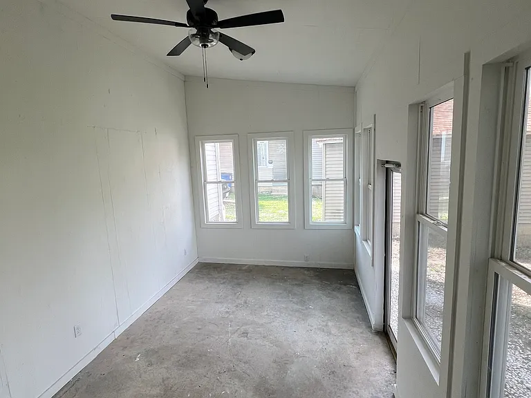 220 N Front St — Photo 17