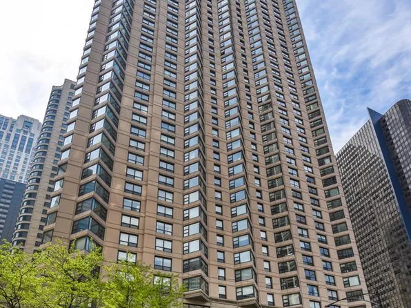 401 E Ontario St APT 3409, Chicago, IL 60611