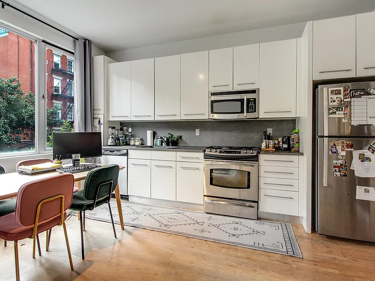 517 W 46th St #307 — Photo 5