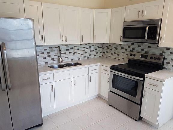 3rd image of 6130 SW 41st Ct