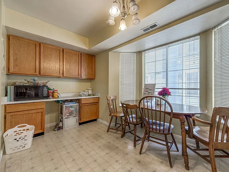 547 N 300 E #5 — Photo 6
