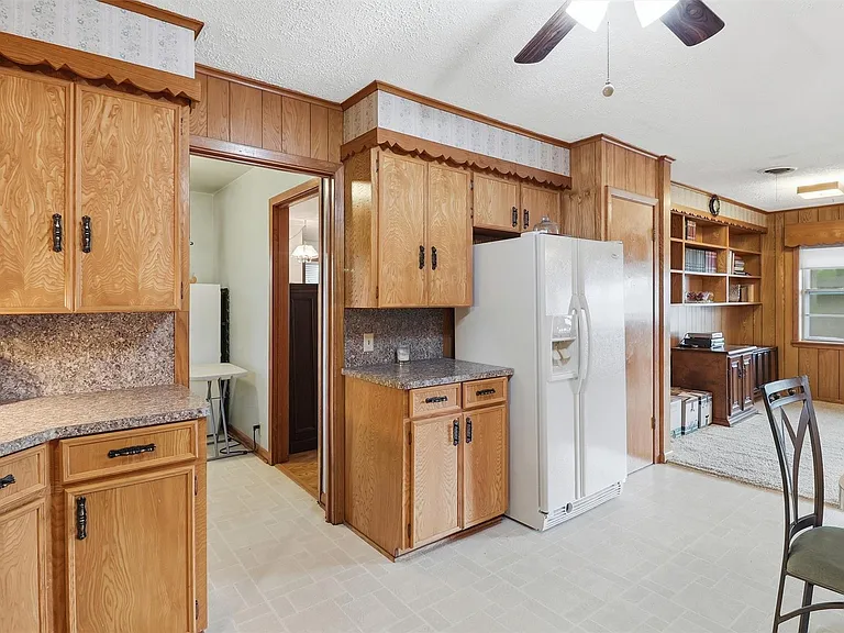 1335 Kathy Ave — Photo 16