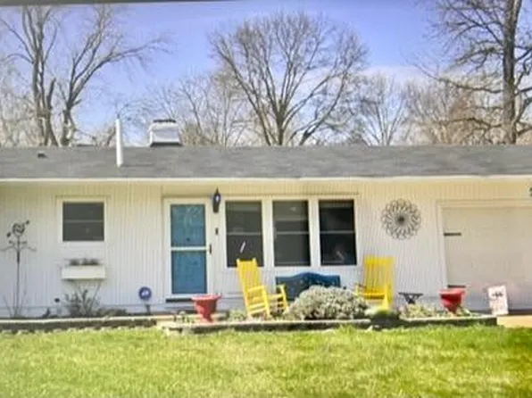 241 W Skyline Dr, Ballwin, MO 63011