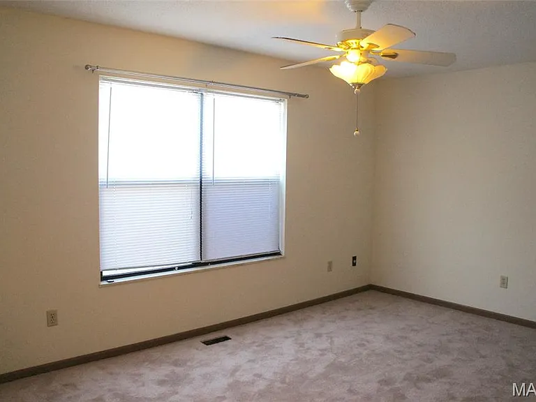 1420 Royal Oak Ct — Photo 13