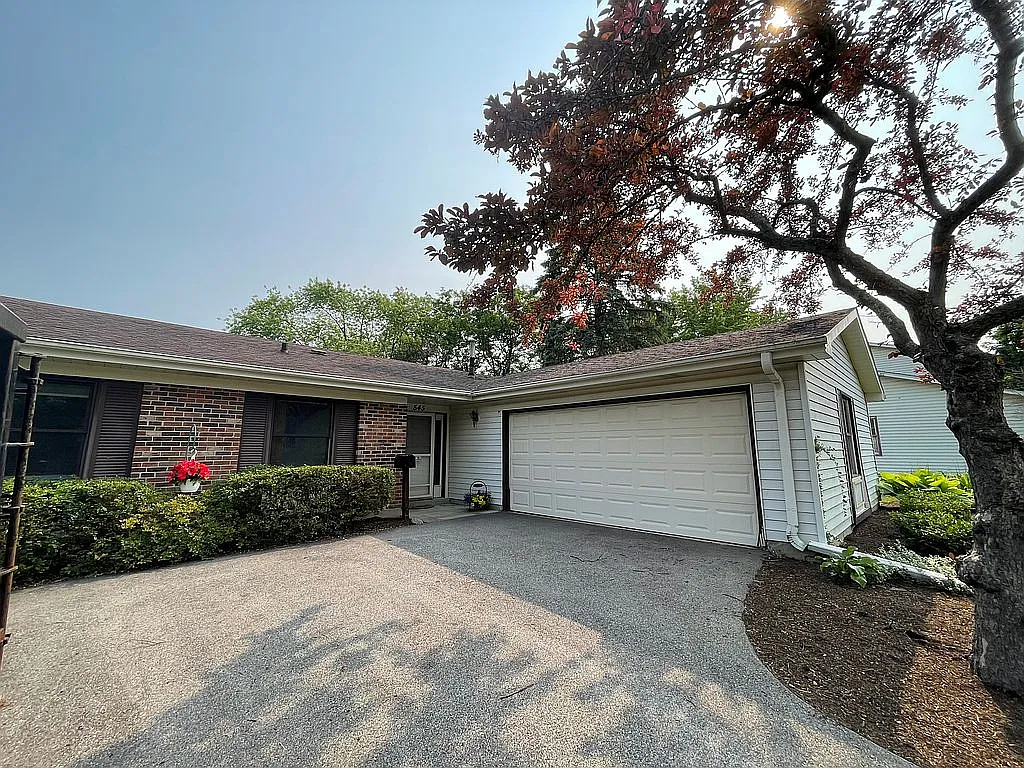 545 Ramblewood Ct photo 1