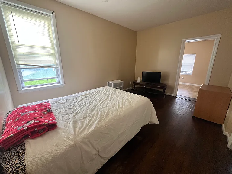 Large bedroom #1 - rented