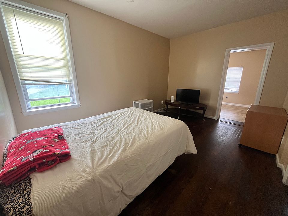 Large bedroom #1 - rented