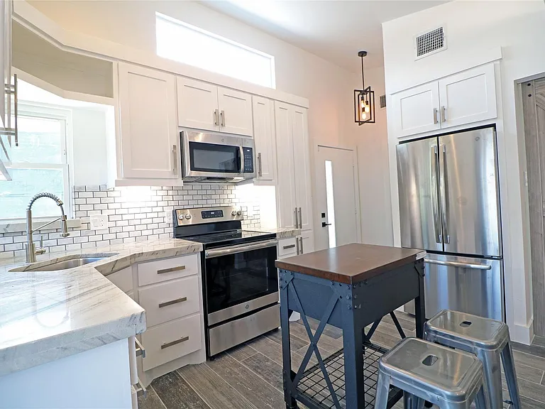 2310 McDuffie St #G7 — Photo 6