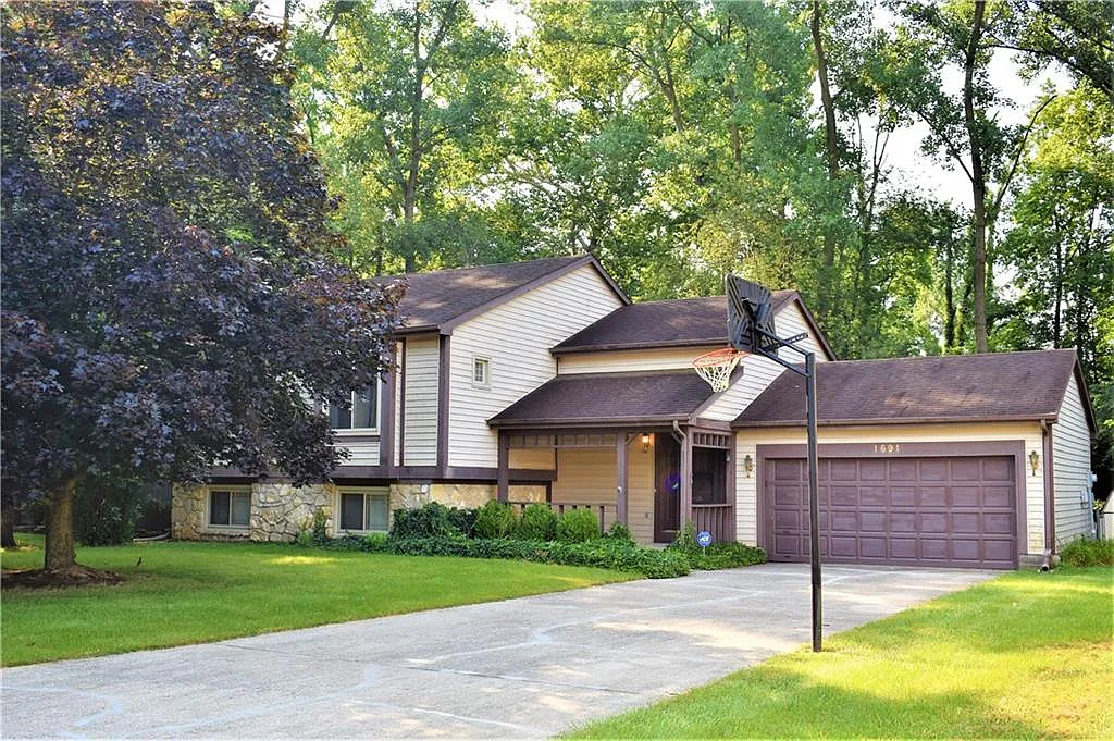1691 Stacy Lynn Dr photo 1