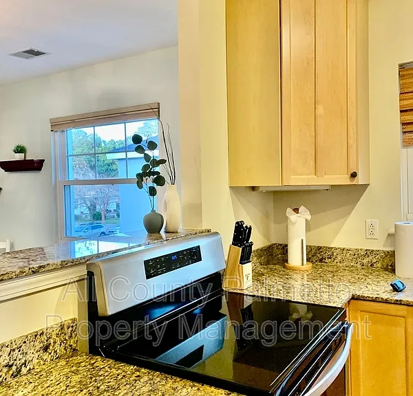 213 Gordon St #B — Photo 7