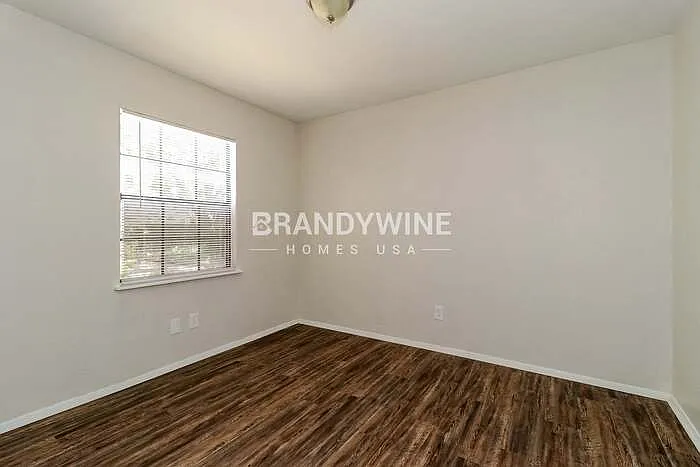 802 Edgemont Dr — Photo 16