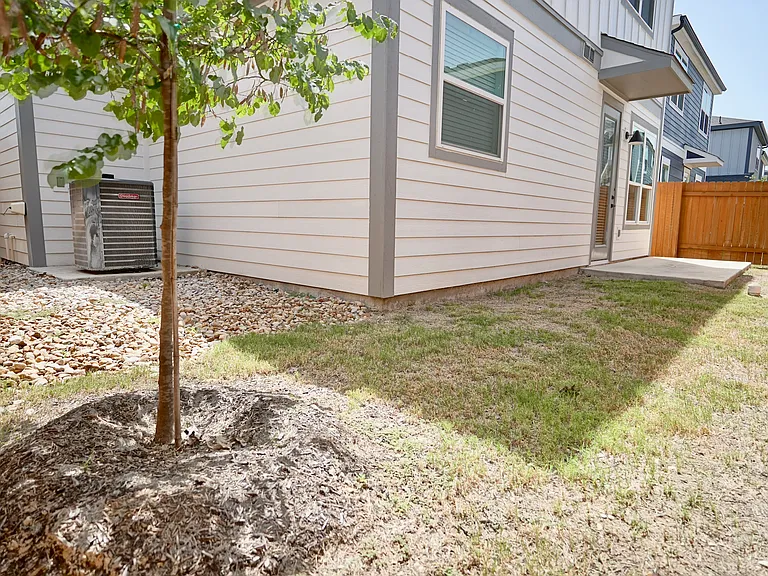 1008 Barbarosa Rd — Photo 6