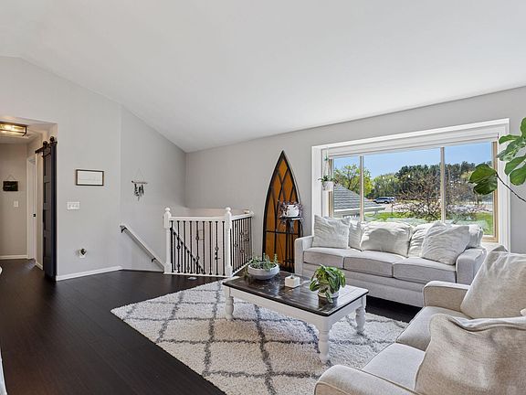 5th image of 2283 Boxwood Ave E
