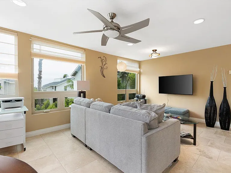 935 Genter St #207 — Photo 3
