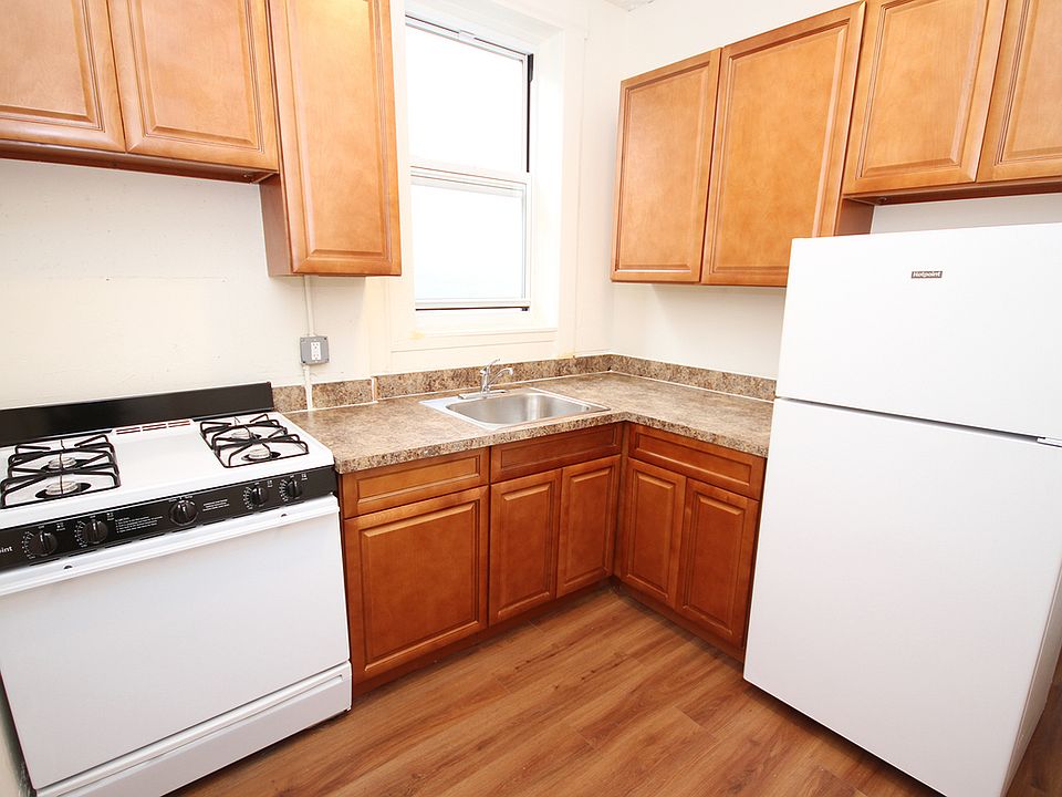 1st image of 31-35 30th St #4B