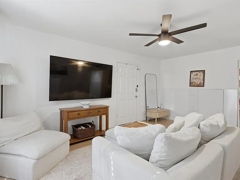 4040 San Felipe St #102 — Photo 9