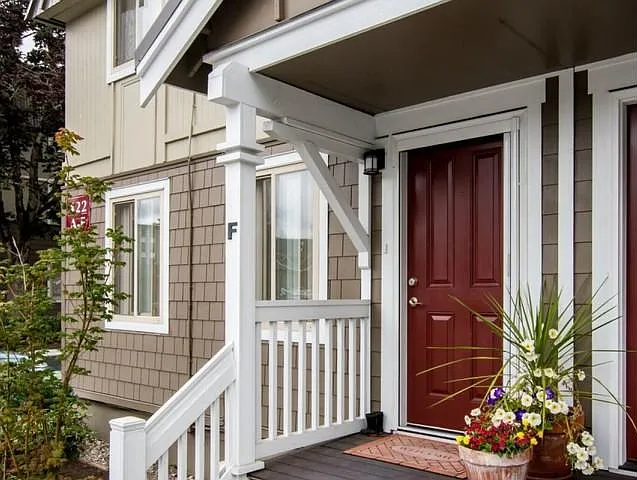 Brittany House Apartments — Photo 27