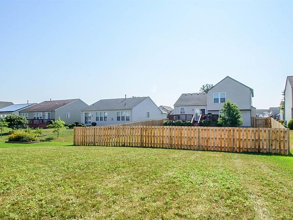 5th image of 7845 Newbury Dr