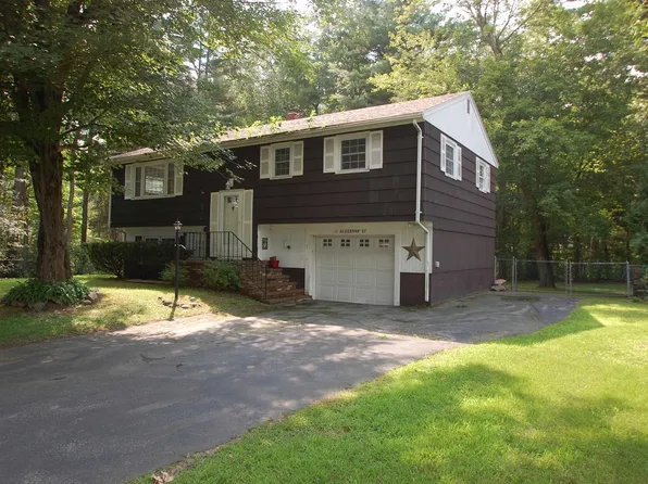 11 Ackerman Street, Salem, NH 03079